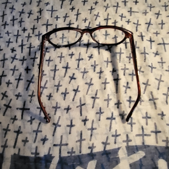 Foster Grant Women's Zera Multifocus Cat-Eye Reading Glasses (1.5) Wine Tortoise - Picture 3 of 4